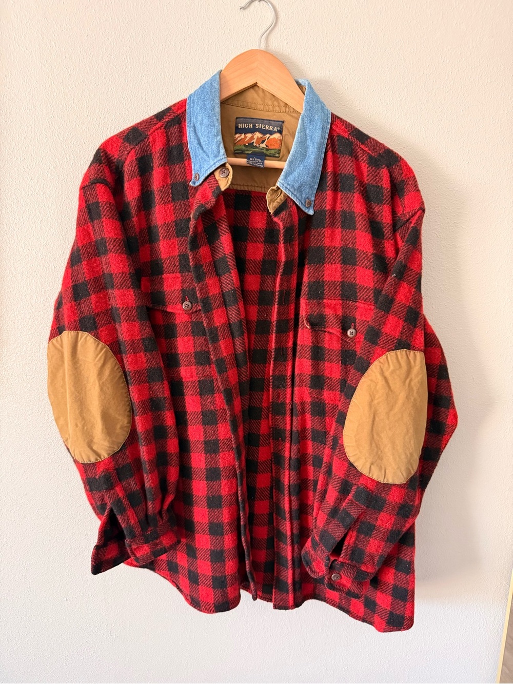 High Sierra vintage Men's Red & Black Plaid Jacket Tan Elbow Patches gorpcore